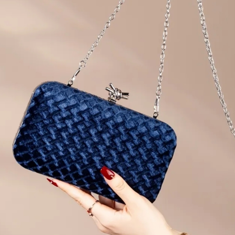🐎NEW!  Dark Blue Velvet Clutch - Picture 3 of 6